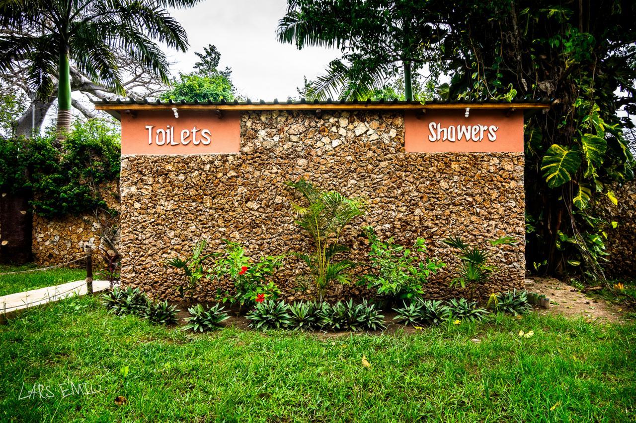 Diani Backpackers (adults Only) *